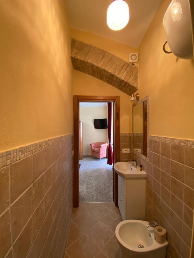 La Torre Della Piramide Hotell Pitigliano Exteriör bild